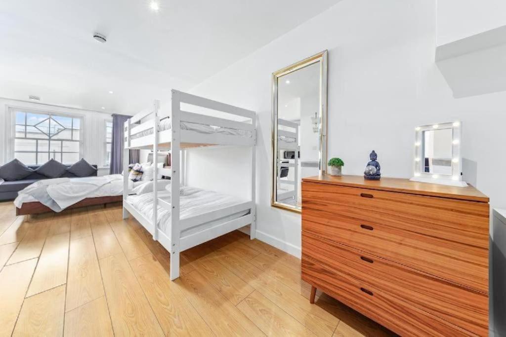 1 Bedroom Flat Piccadilly Sleep 7 In London Vr10 Exteriör bild