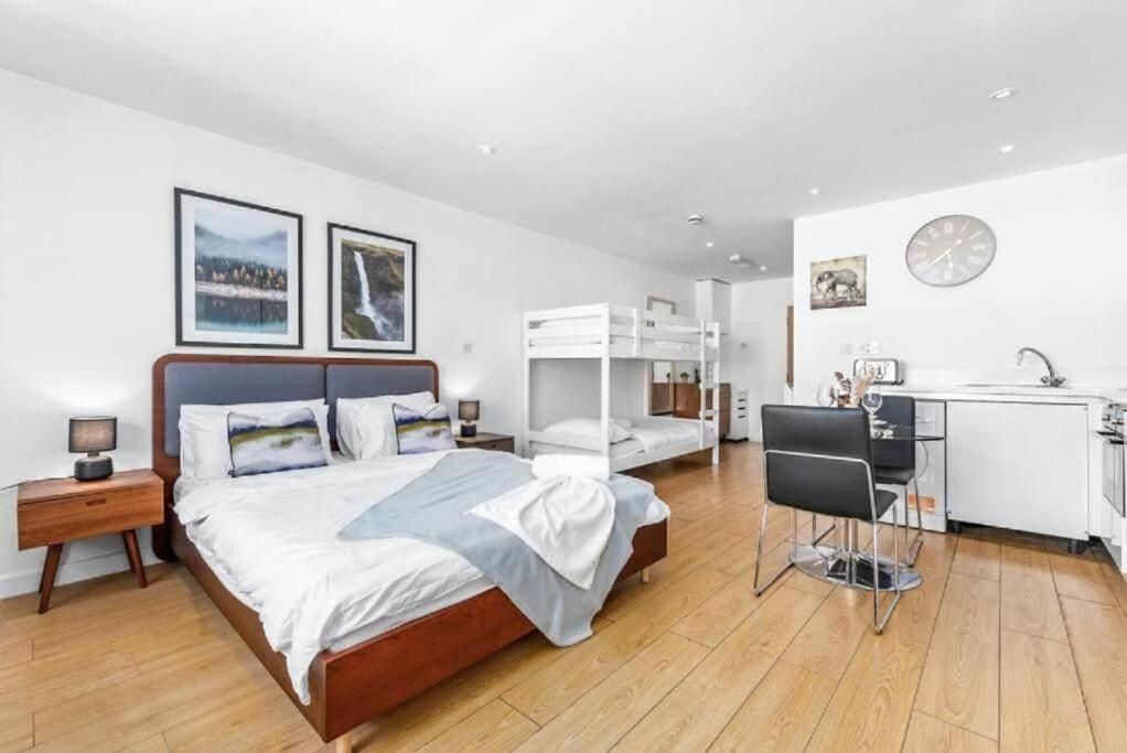 1 Bedroom Flat Piccadilly Sleep 7 In London Vr10 Exteriör bild
