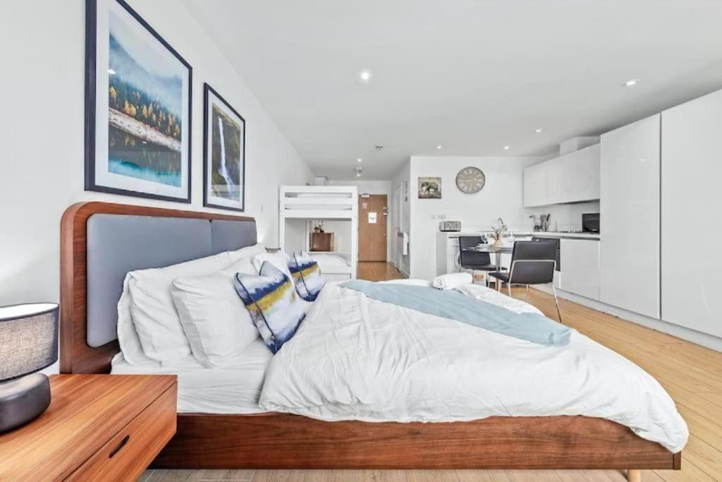 1 Bedroom Flat Piccadilly Sleep 7 In London Vr10 Exteriör bild