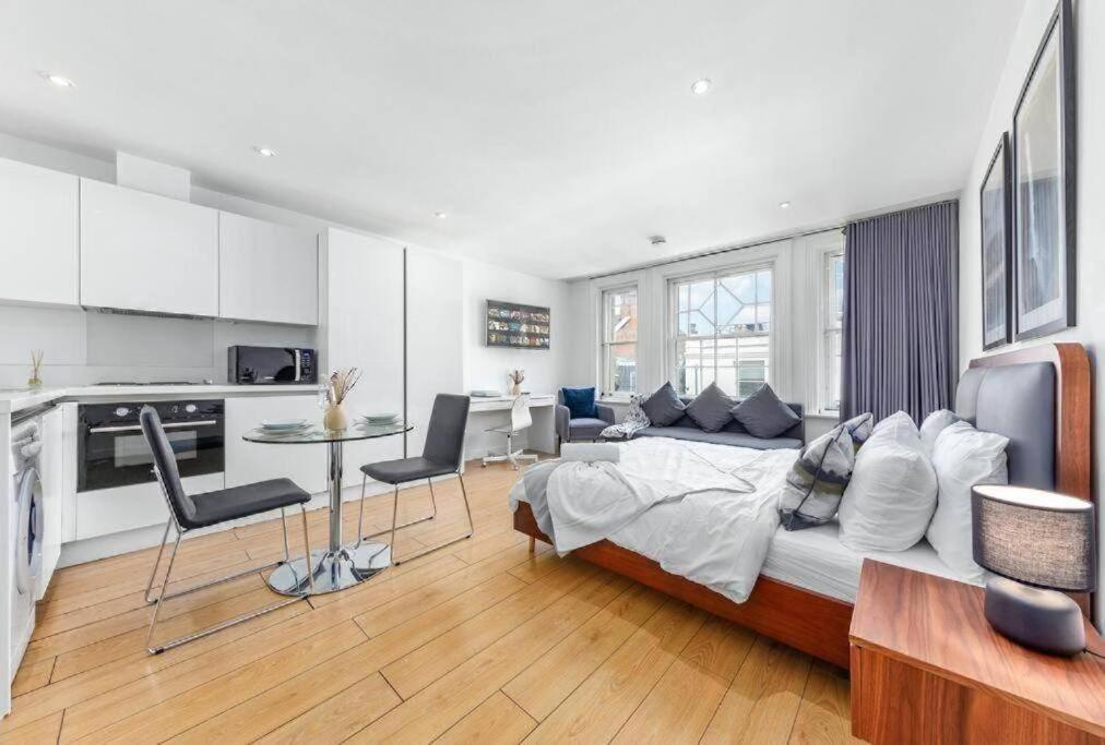 1 Bedroom Flat Piccadilly Sleep 7 In London Vr10 Exteriör bild