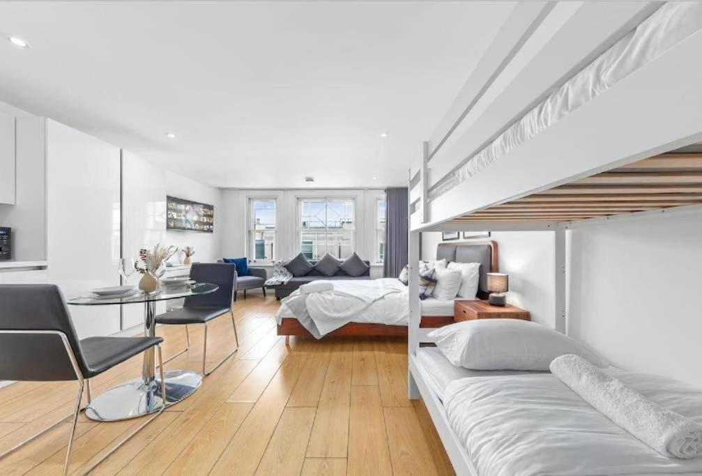 1 Bedroom Flat Piccadilly Sleep 7 In London Vr10 Exteriör bild